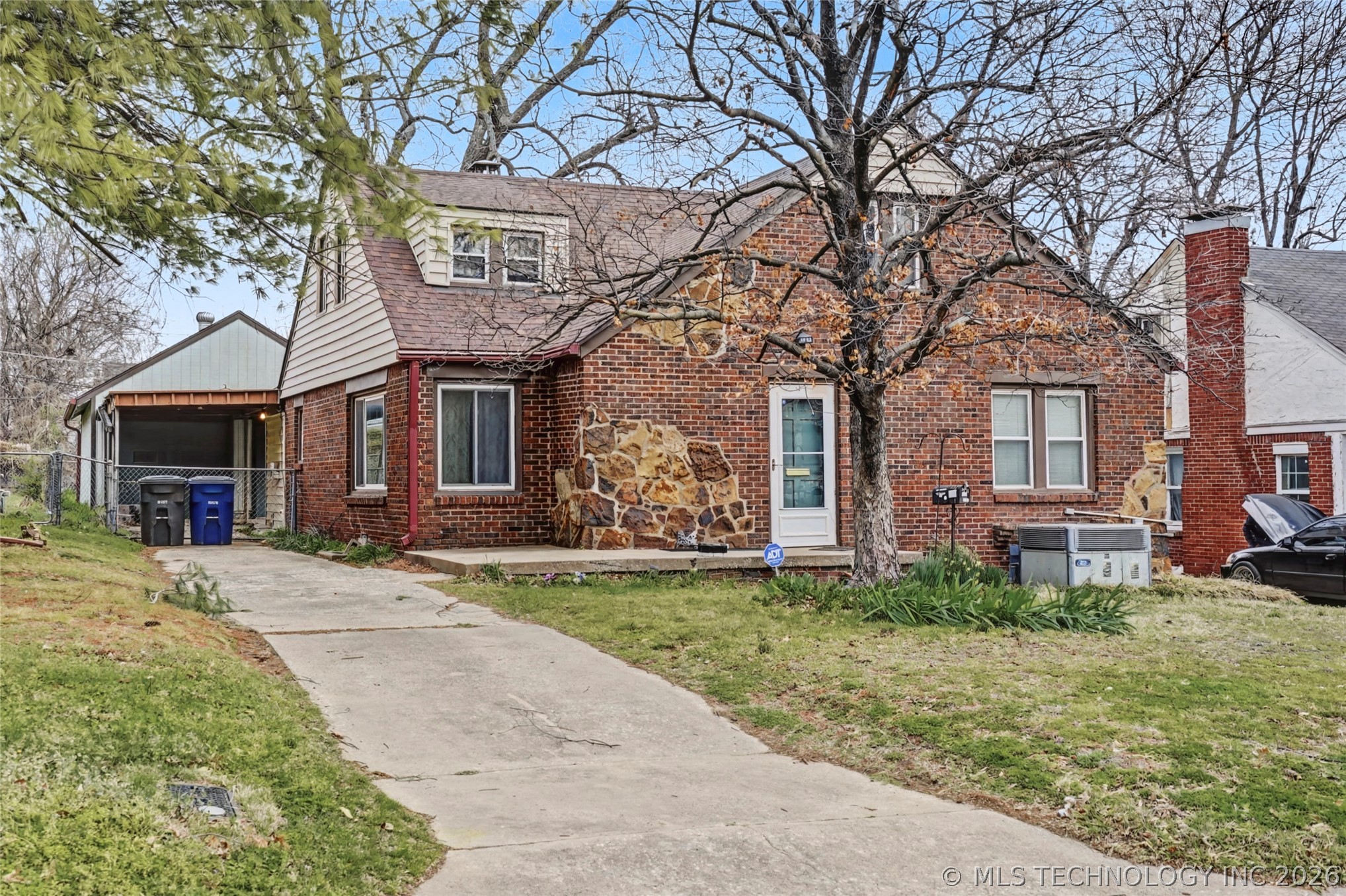 3523 E Admiral Court