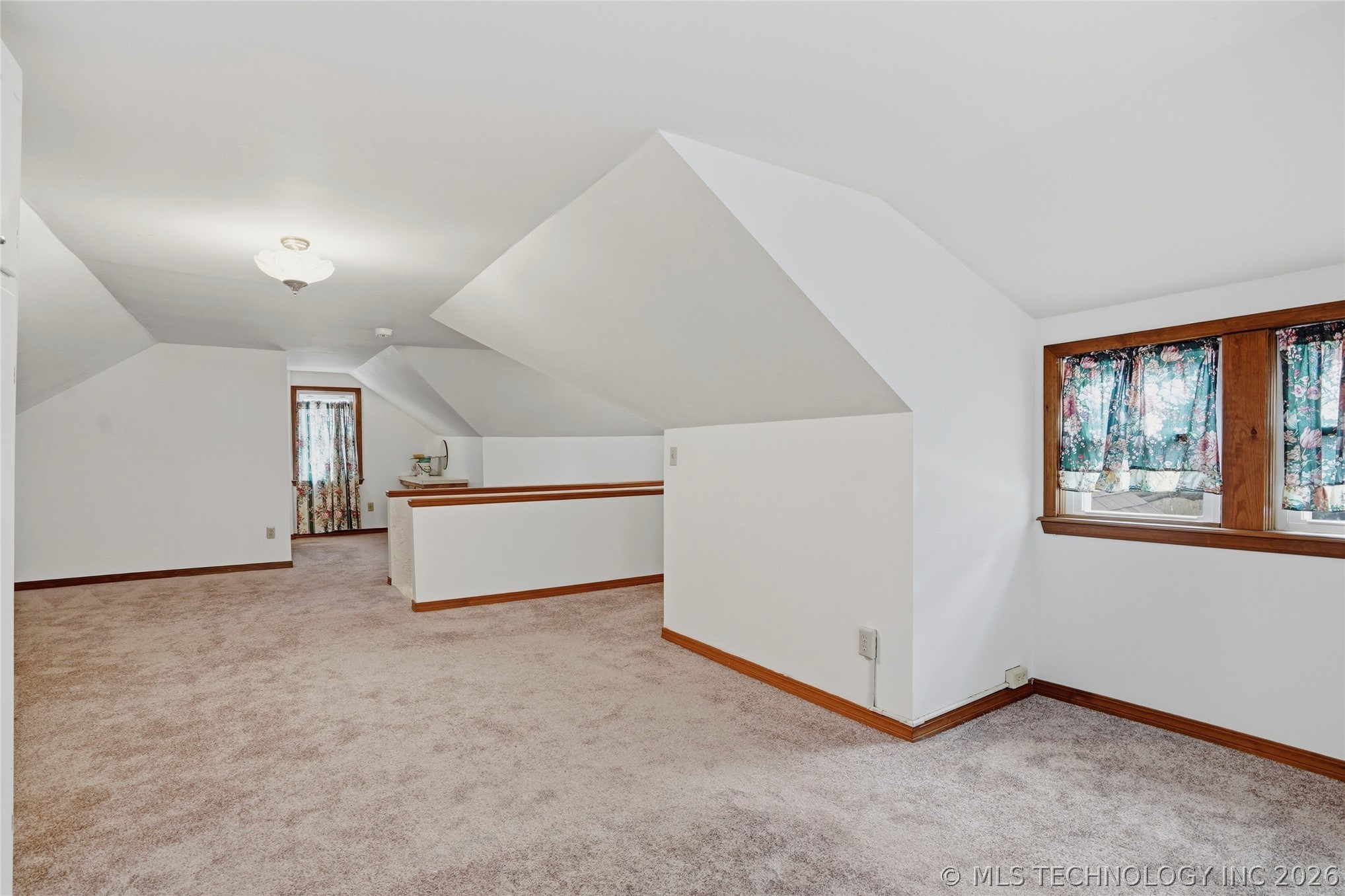 3523 E Admiral Court