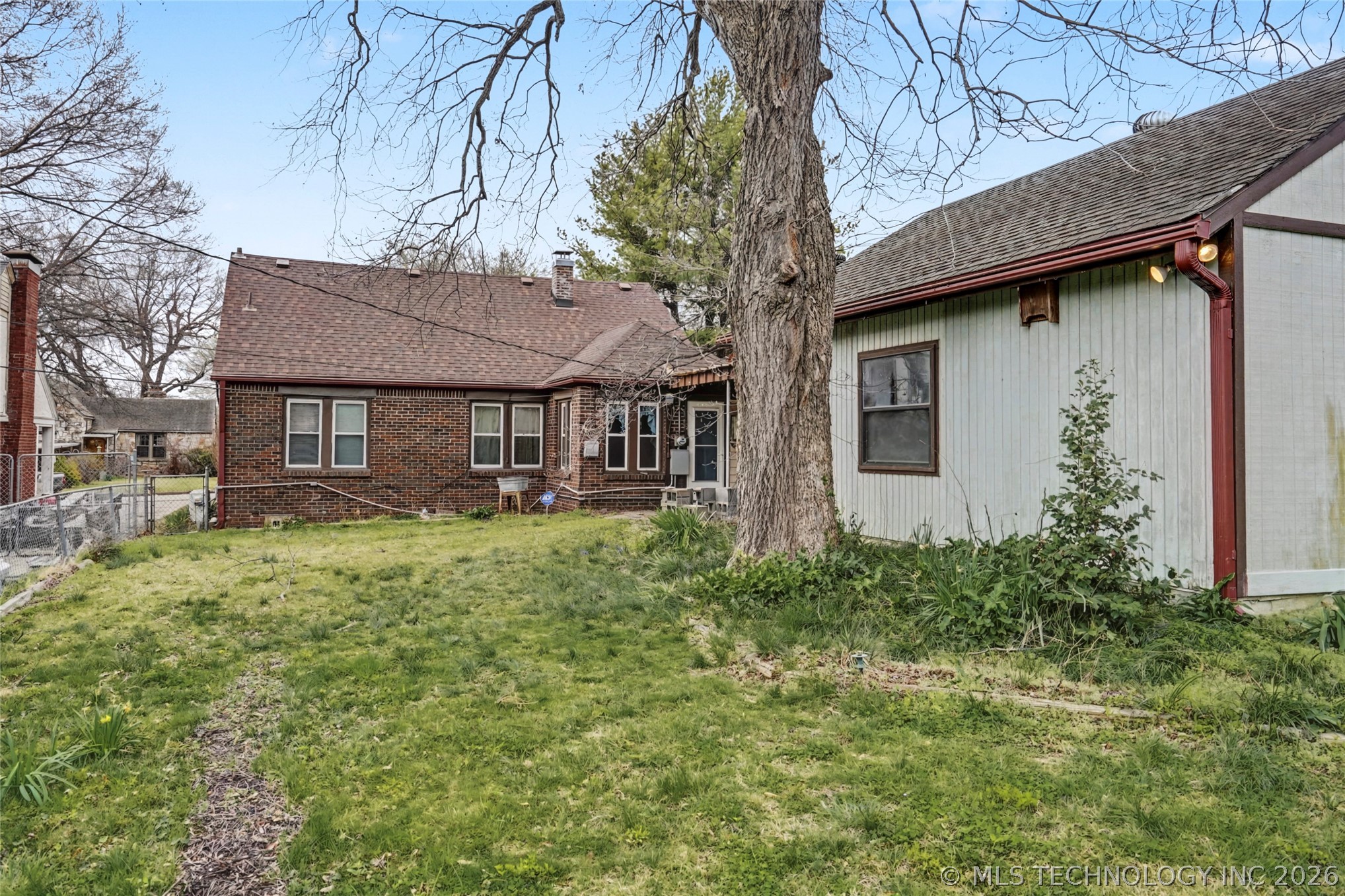 3523 E Admiral Court