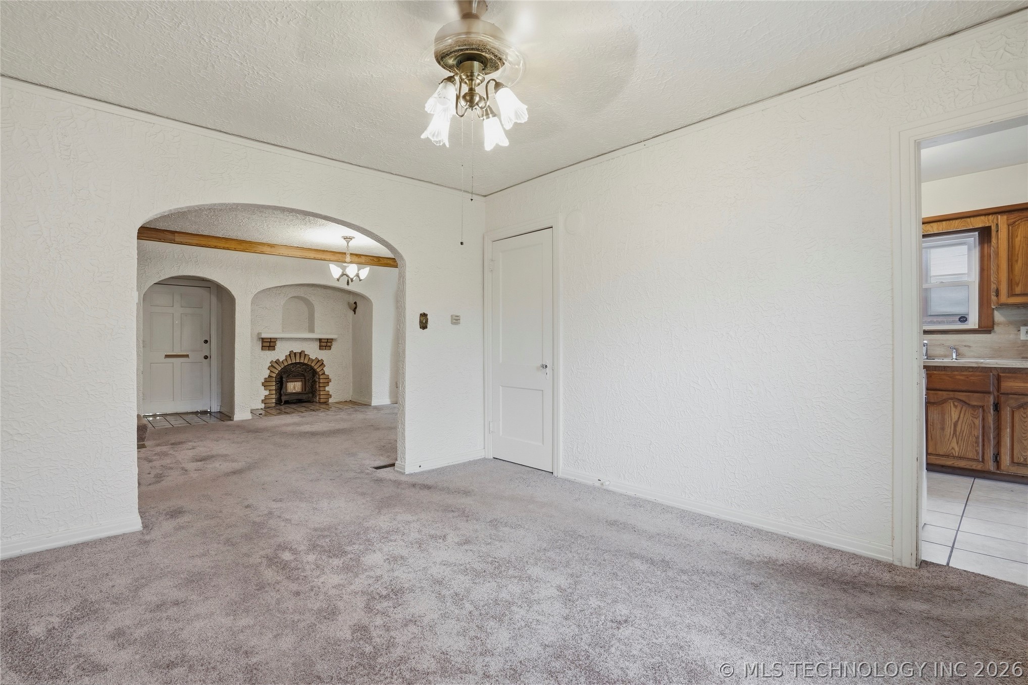 3523 E Admiral Court