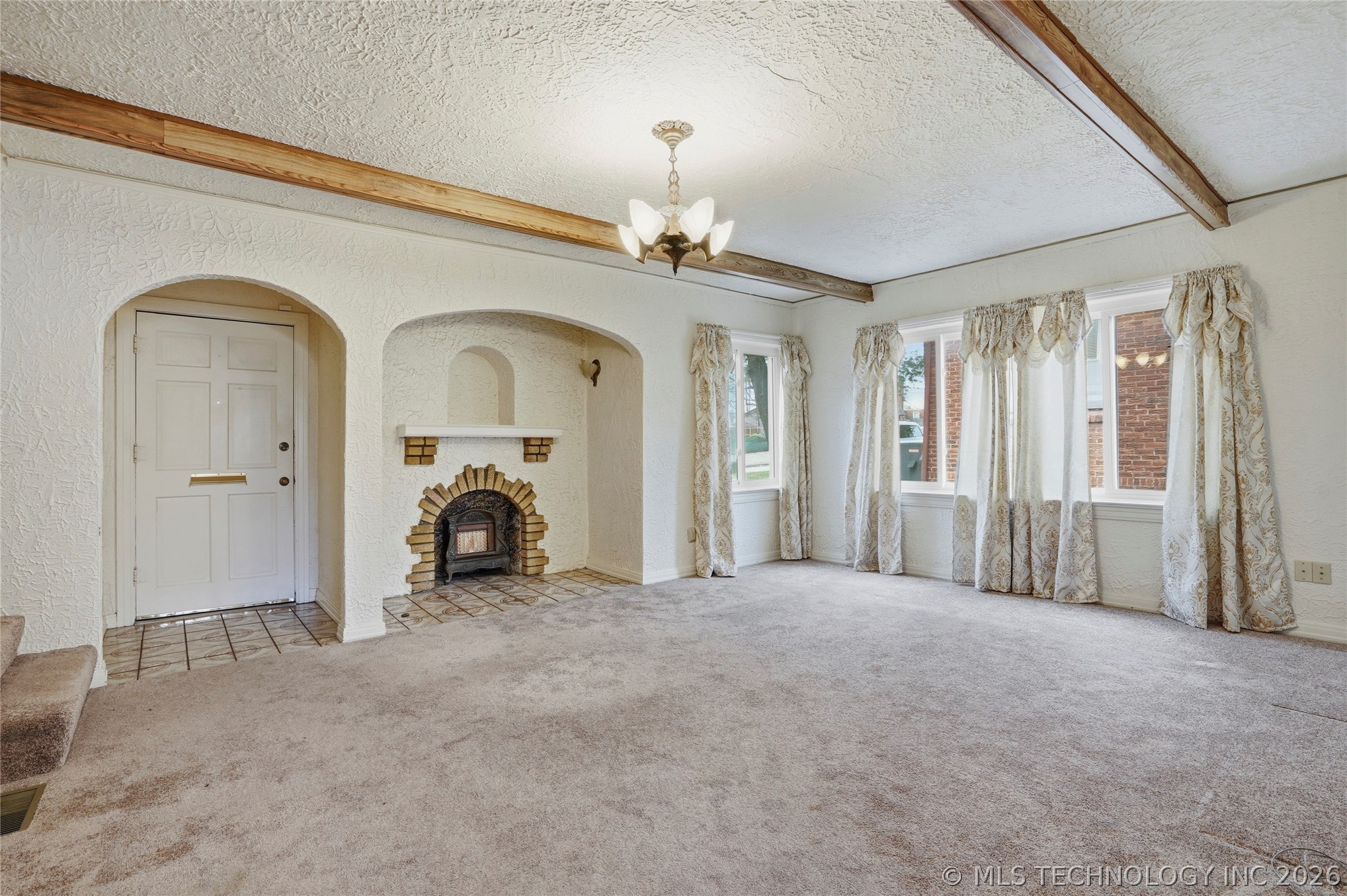 3523 E Admiral Court