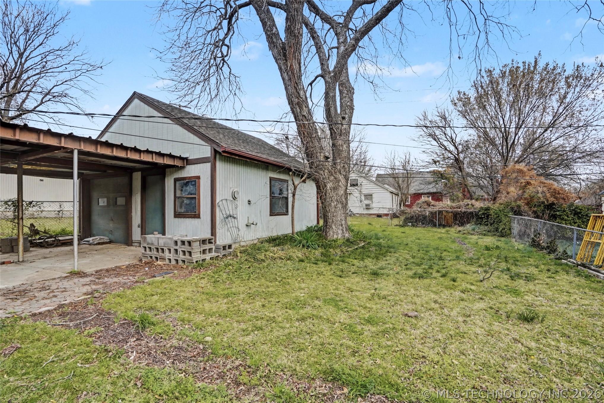 3523 E Admiral Court