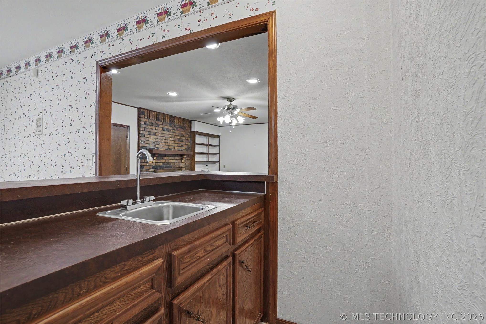 5706 S Columbia Place