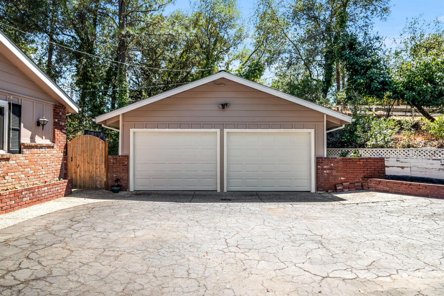 5761 Forest Lake Road