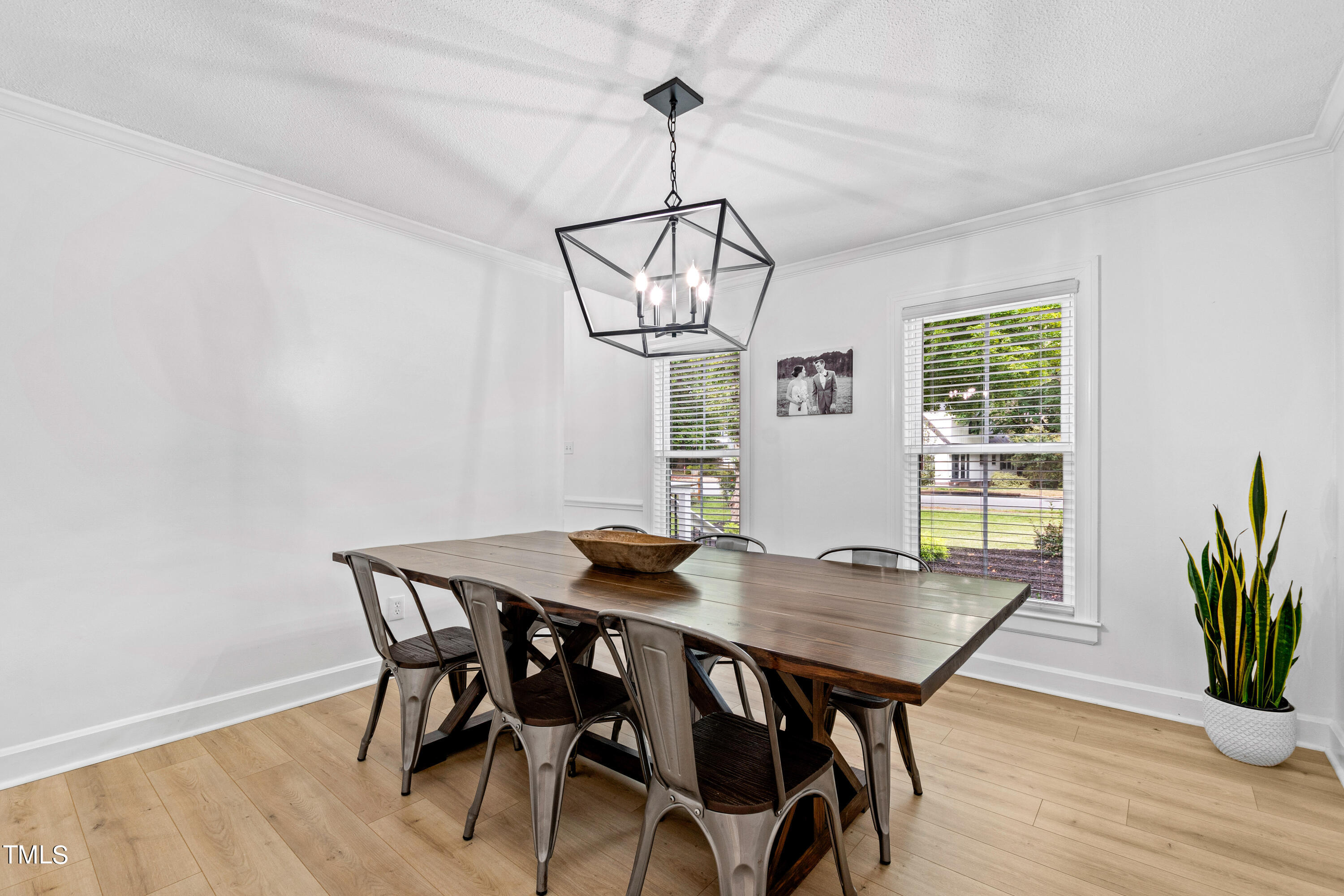 2105 Port Royal Road