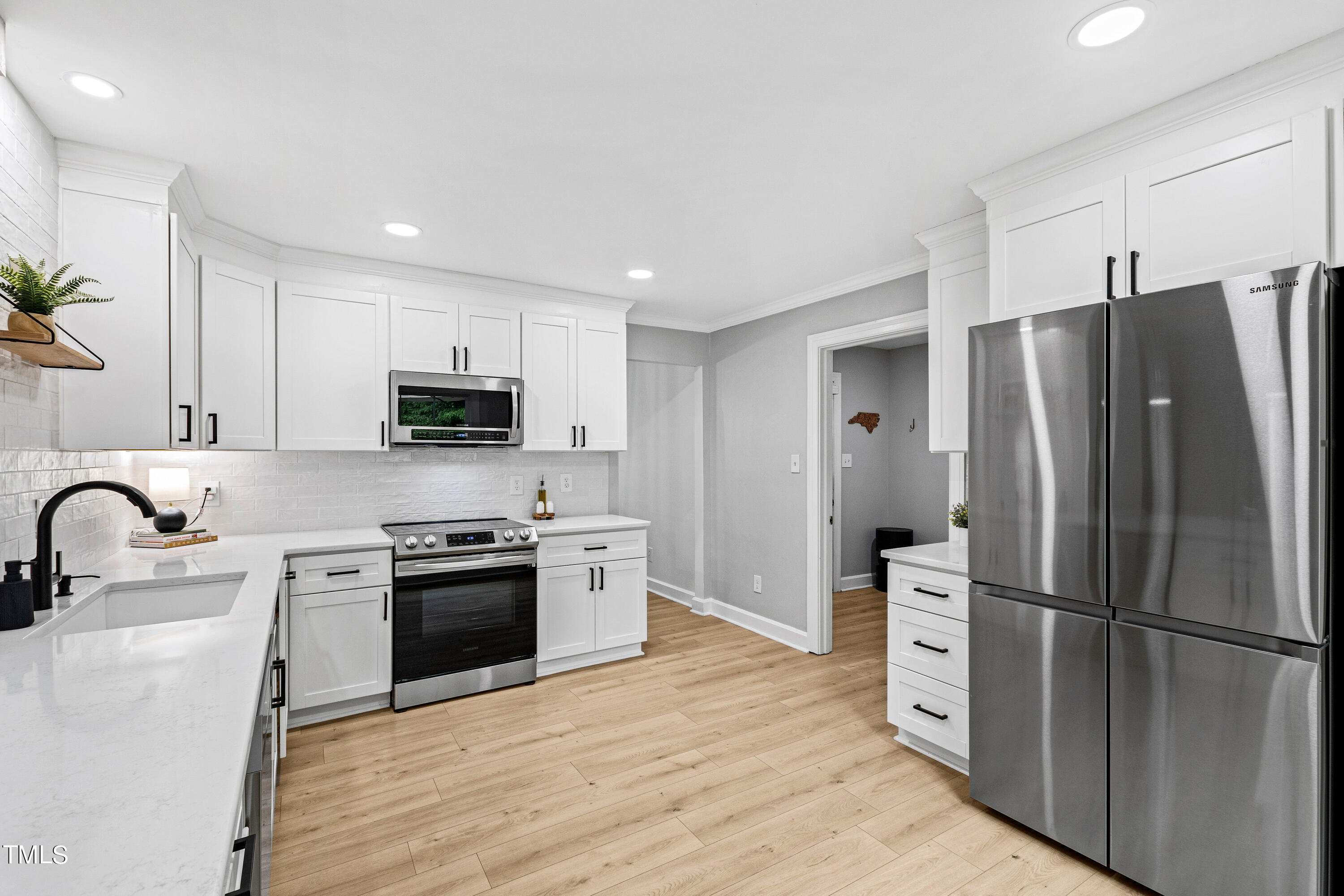 2105 Port Royal Road