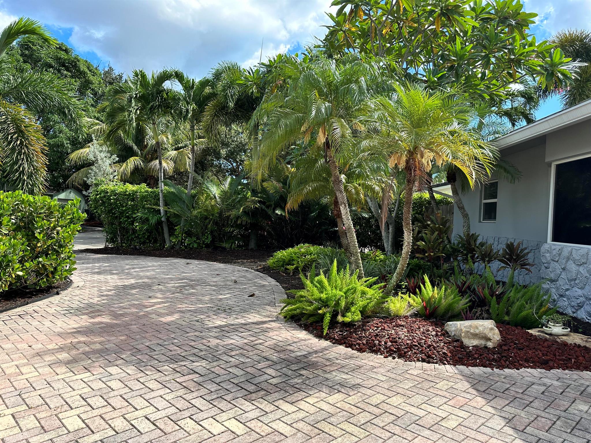 842 NW 6th Terrace