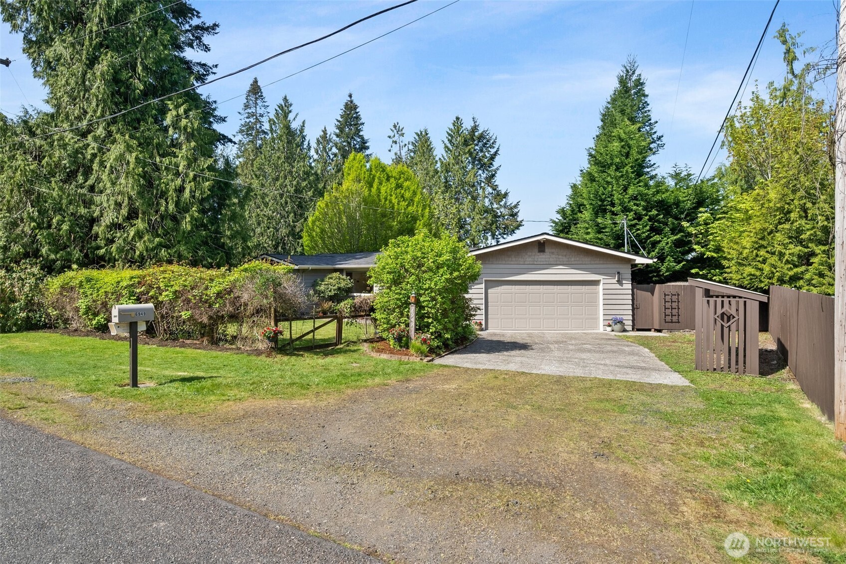 6949 Kellogg Drive NE