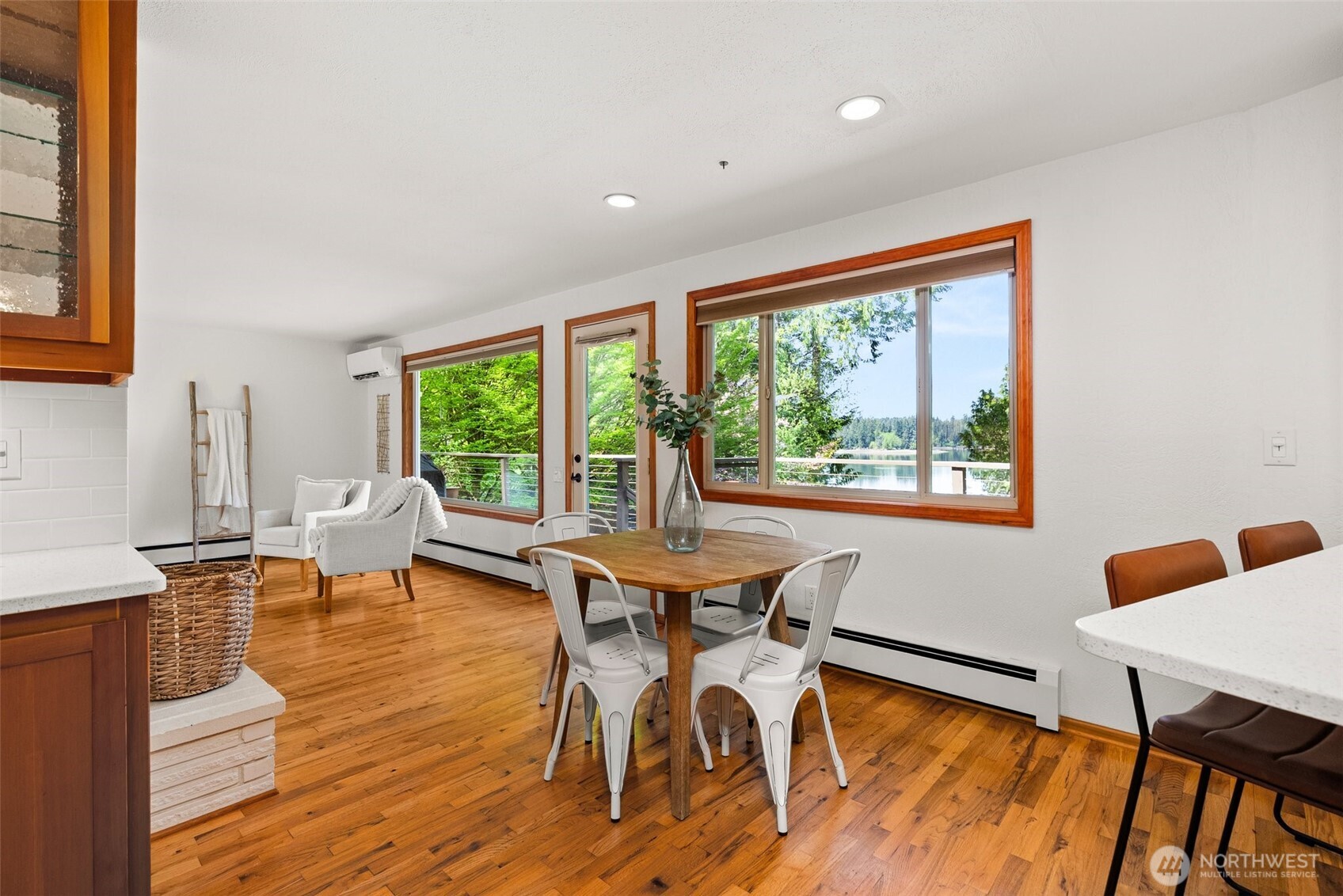 6949 Kellogg Drive NE