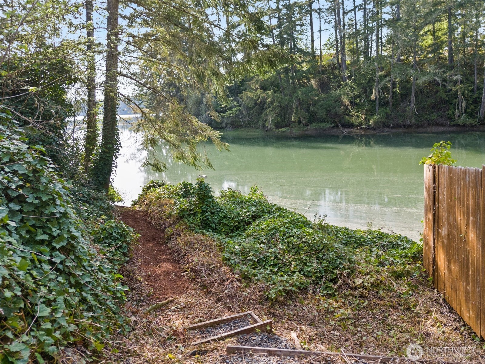 6949 Kellogg Drive NE