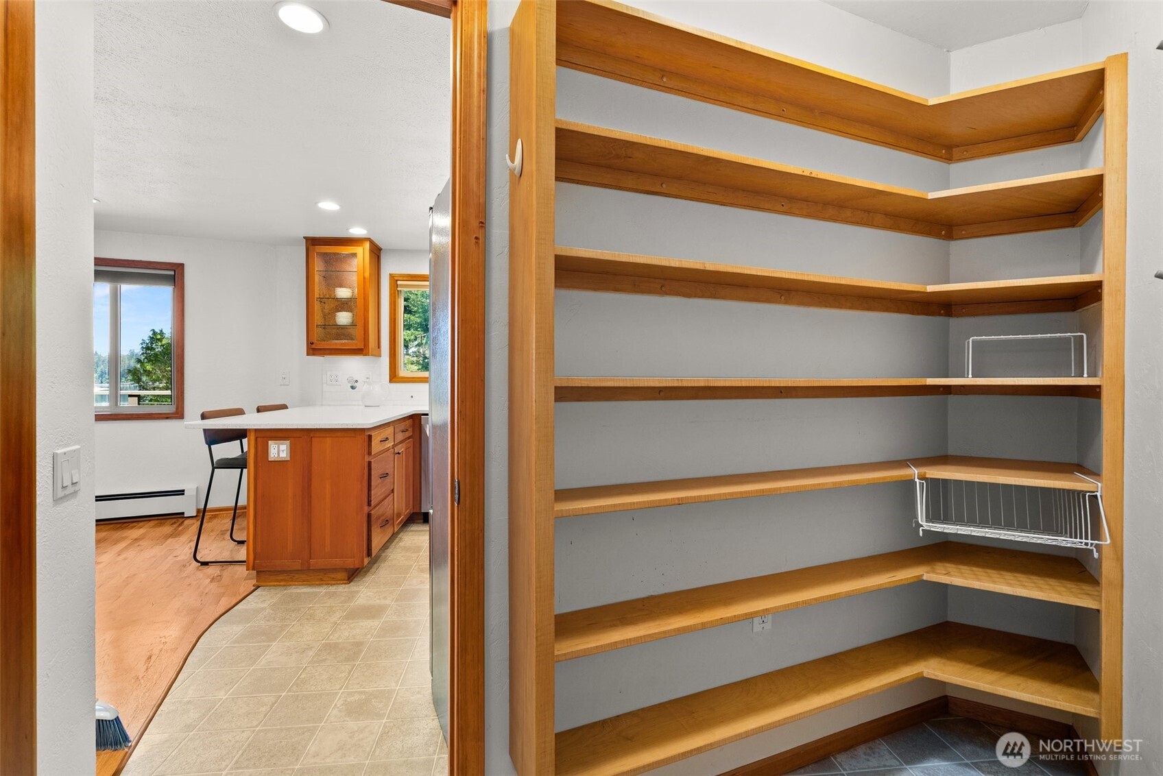 6949 Kellogg Drive NE