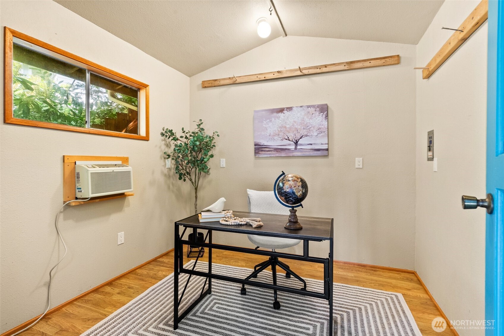 6949 Kellogg Drive NE