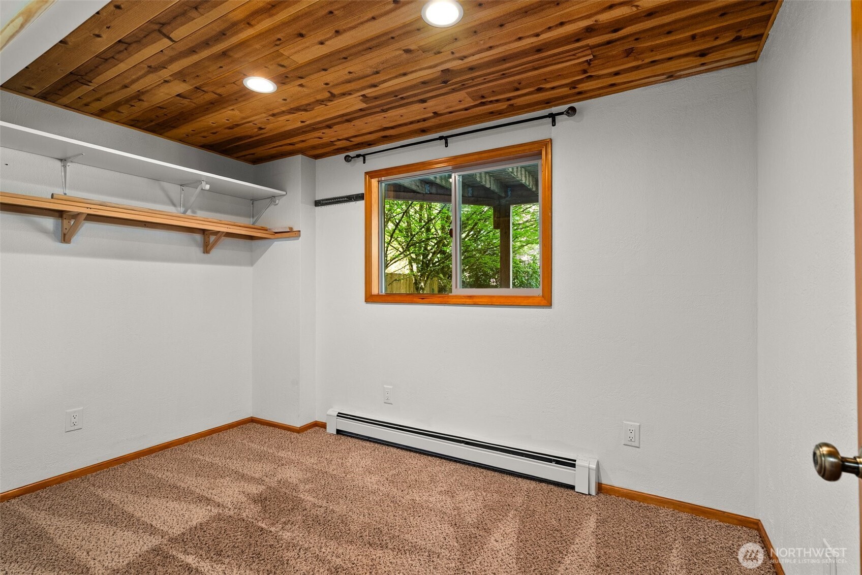 6949 Kellogg Drive NE