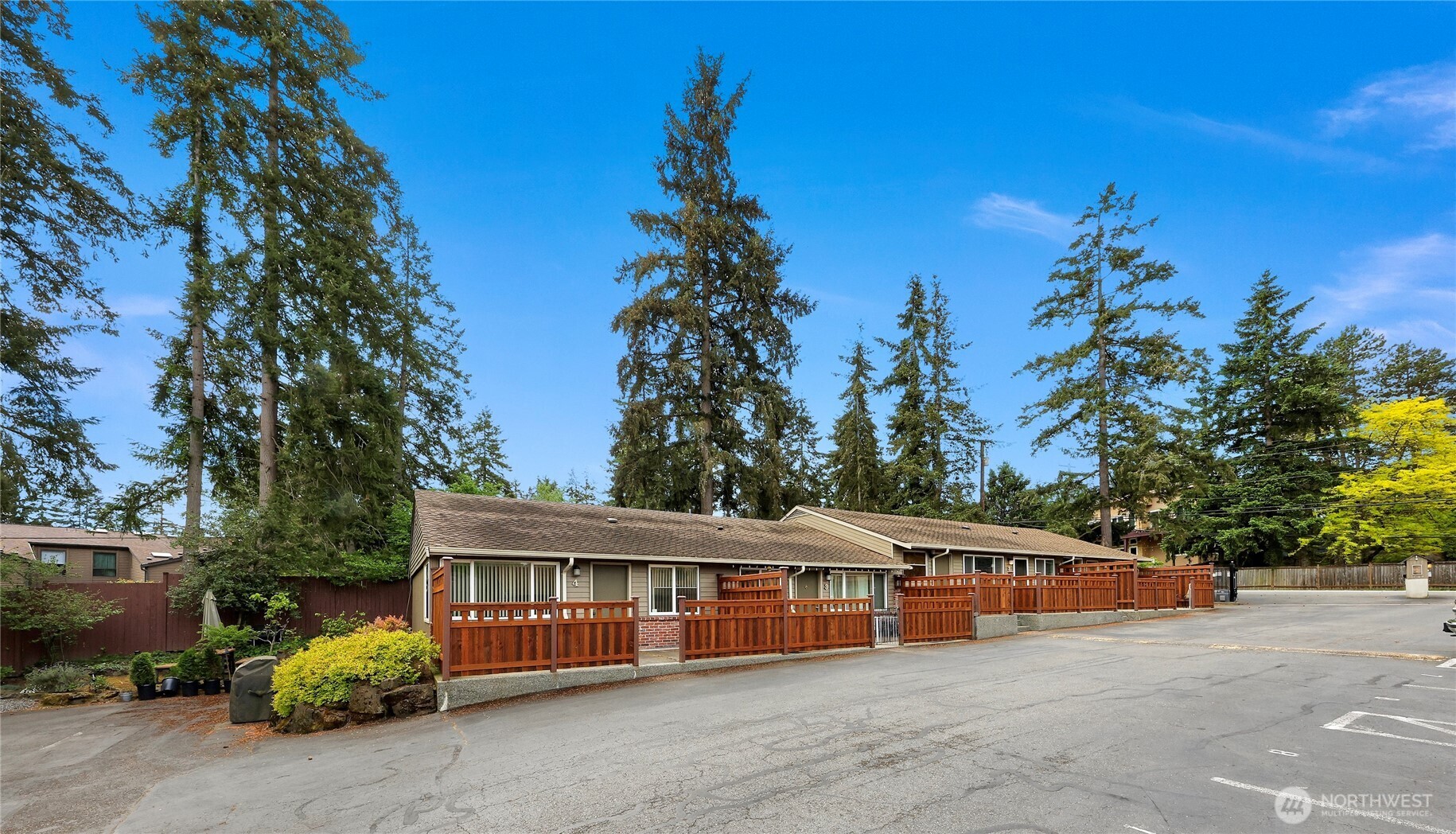4050 W Lake Sammamish Parkway NE Unit: 2