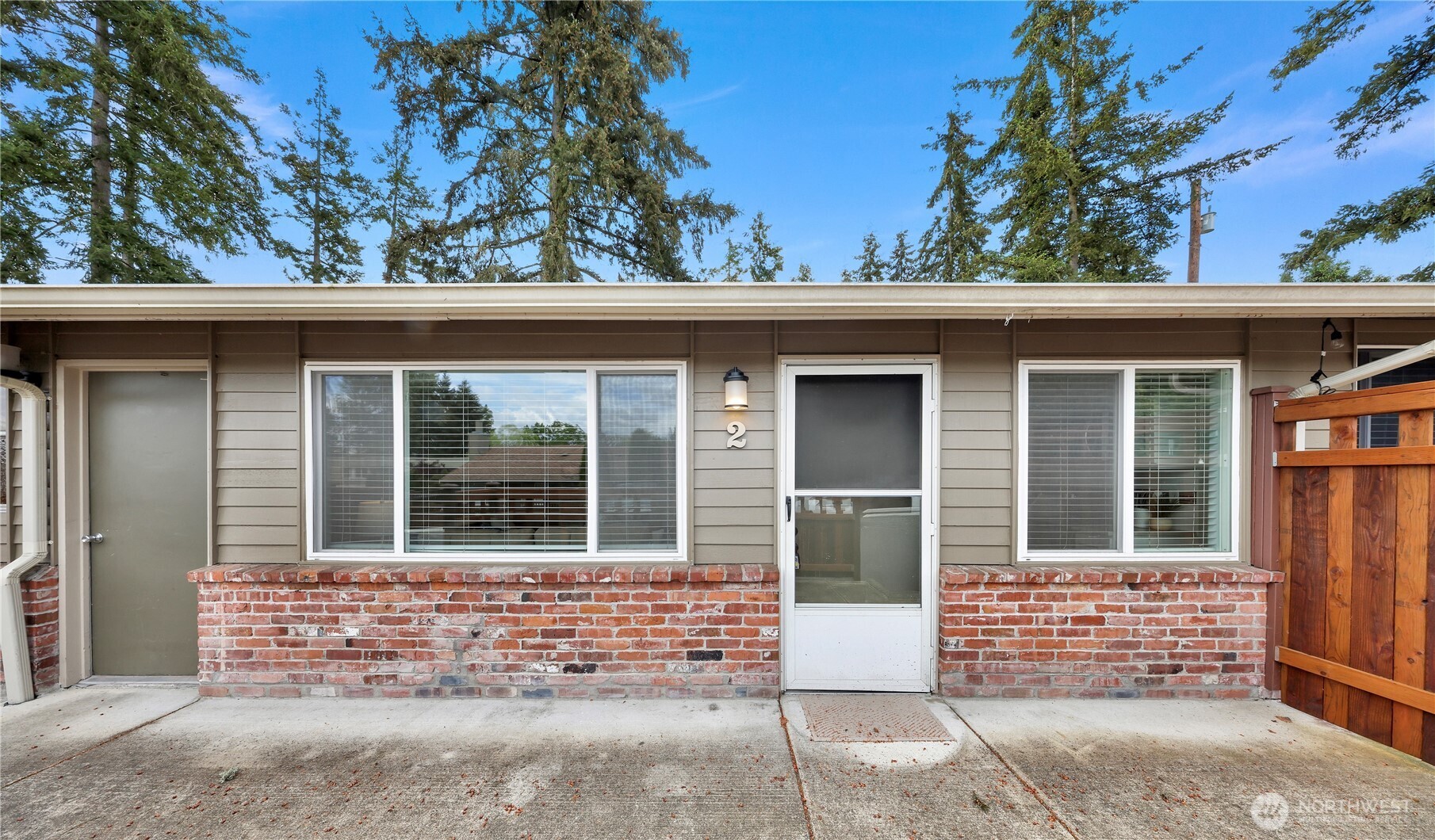 4050 W Lake Sammamish Parkway NE Unit: 2