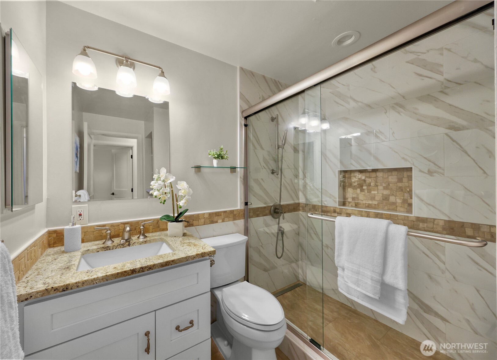 4050 W Lake Sammamish Parkway NE Unit: 2