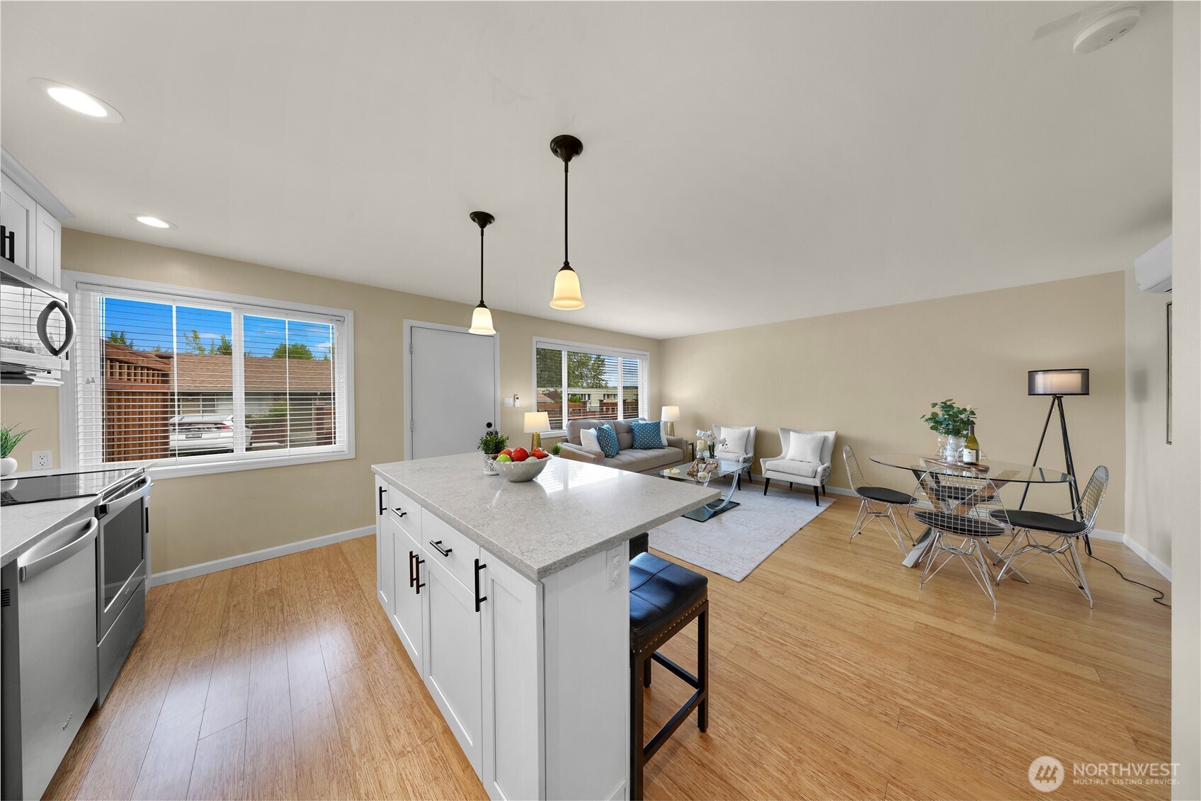 4050 W Lake Sammamish Parkway NE Unit: 2