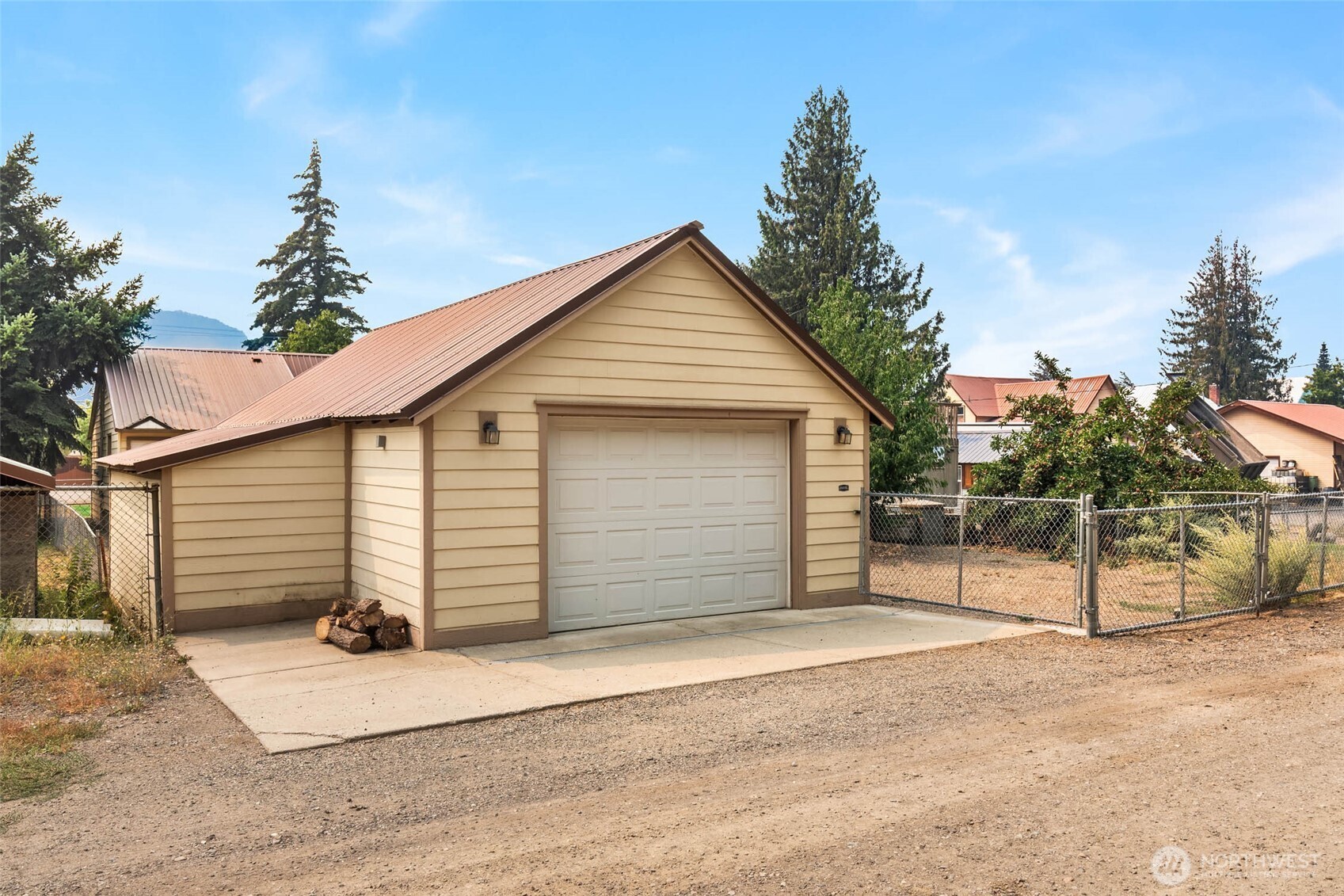 403 E 3rd Street