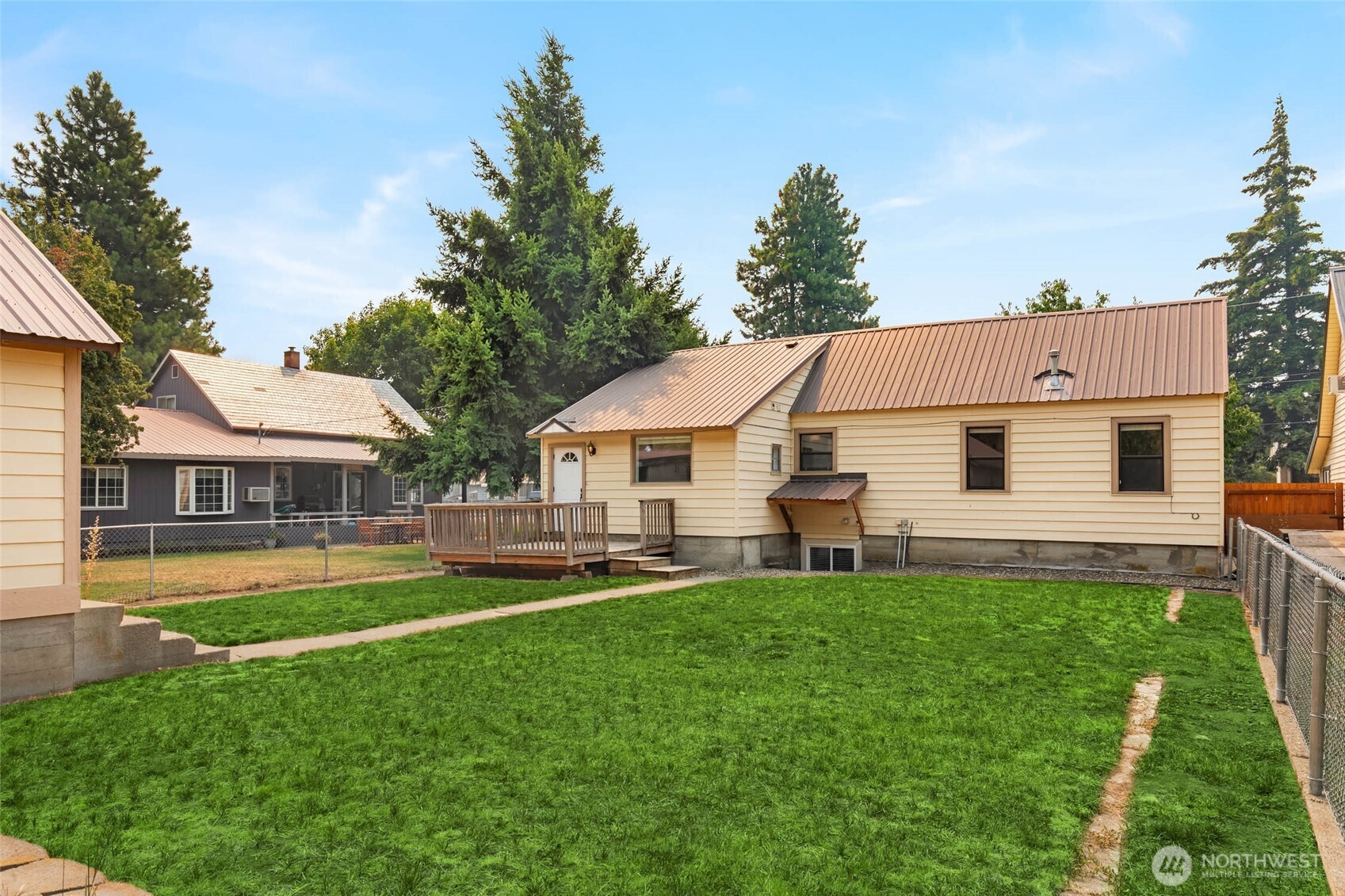 403 E 3rd Street