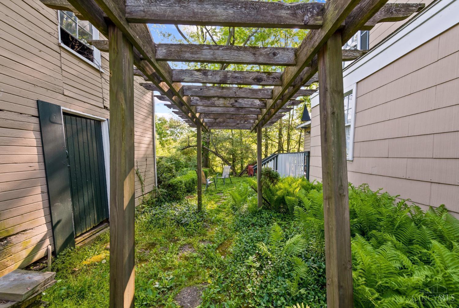 1630 Woodville Pike