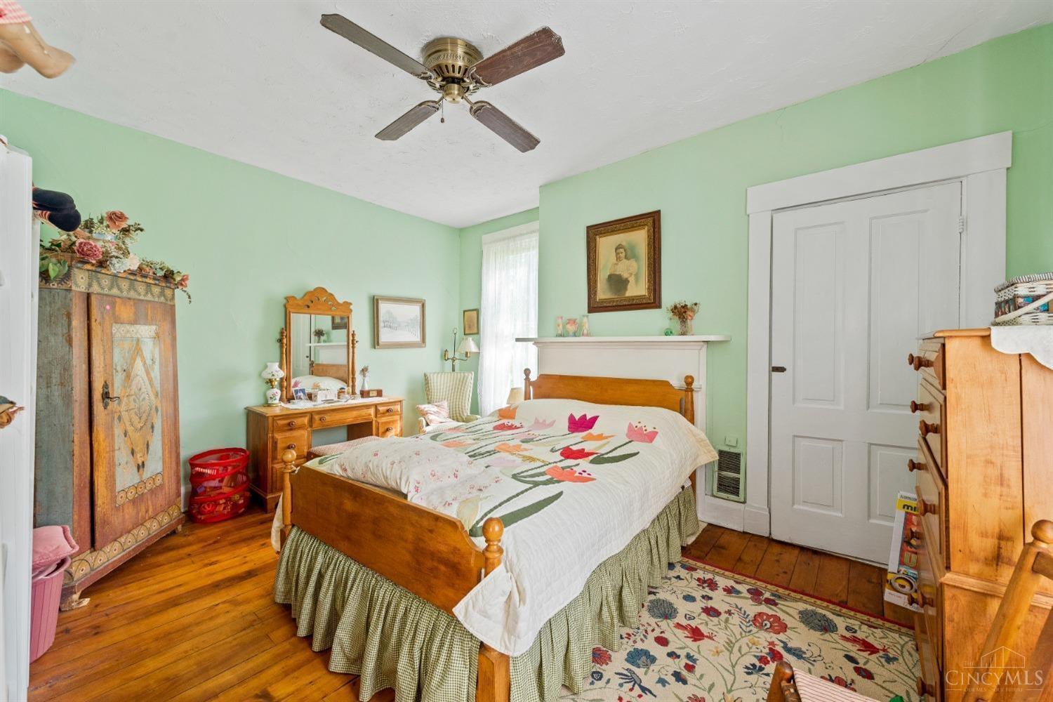 1630 Woodville Pike