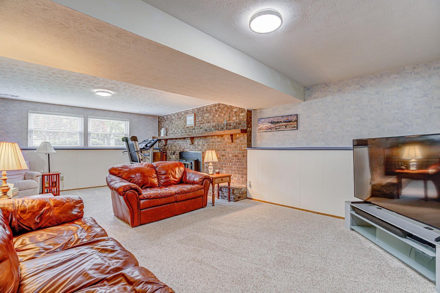 6798 Fallen Oaks Drive