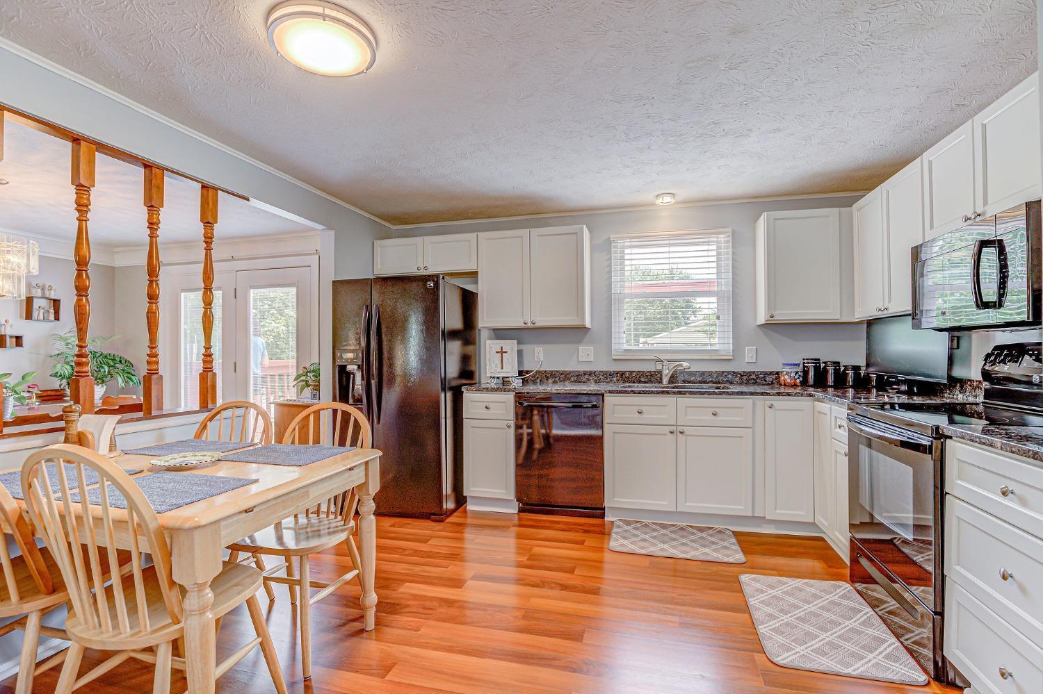 6798 Fallen Oaks Drive