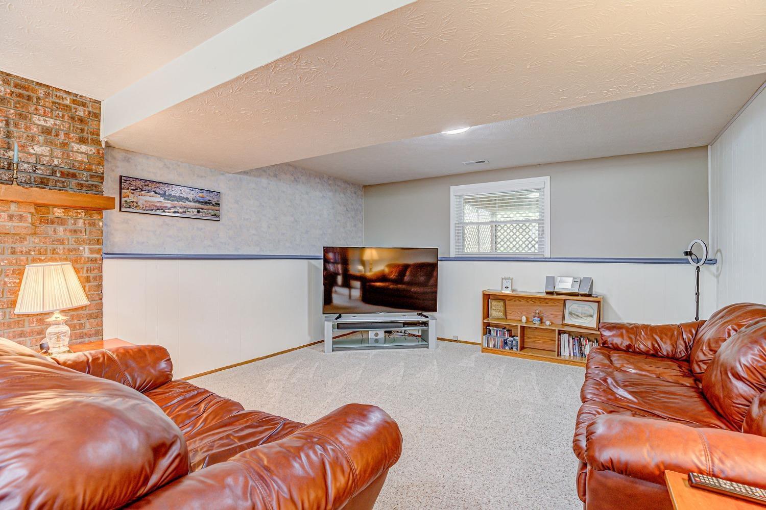 6798 Fallen Oaks Drive