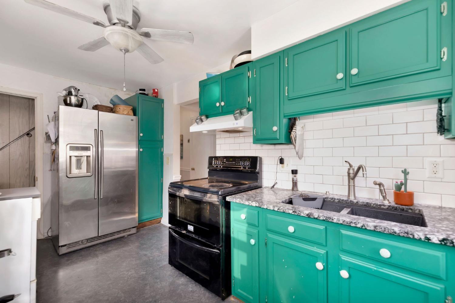 556 Grandin Avenue
