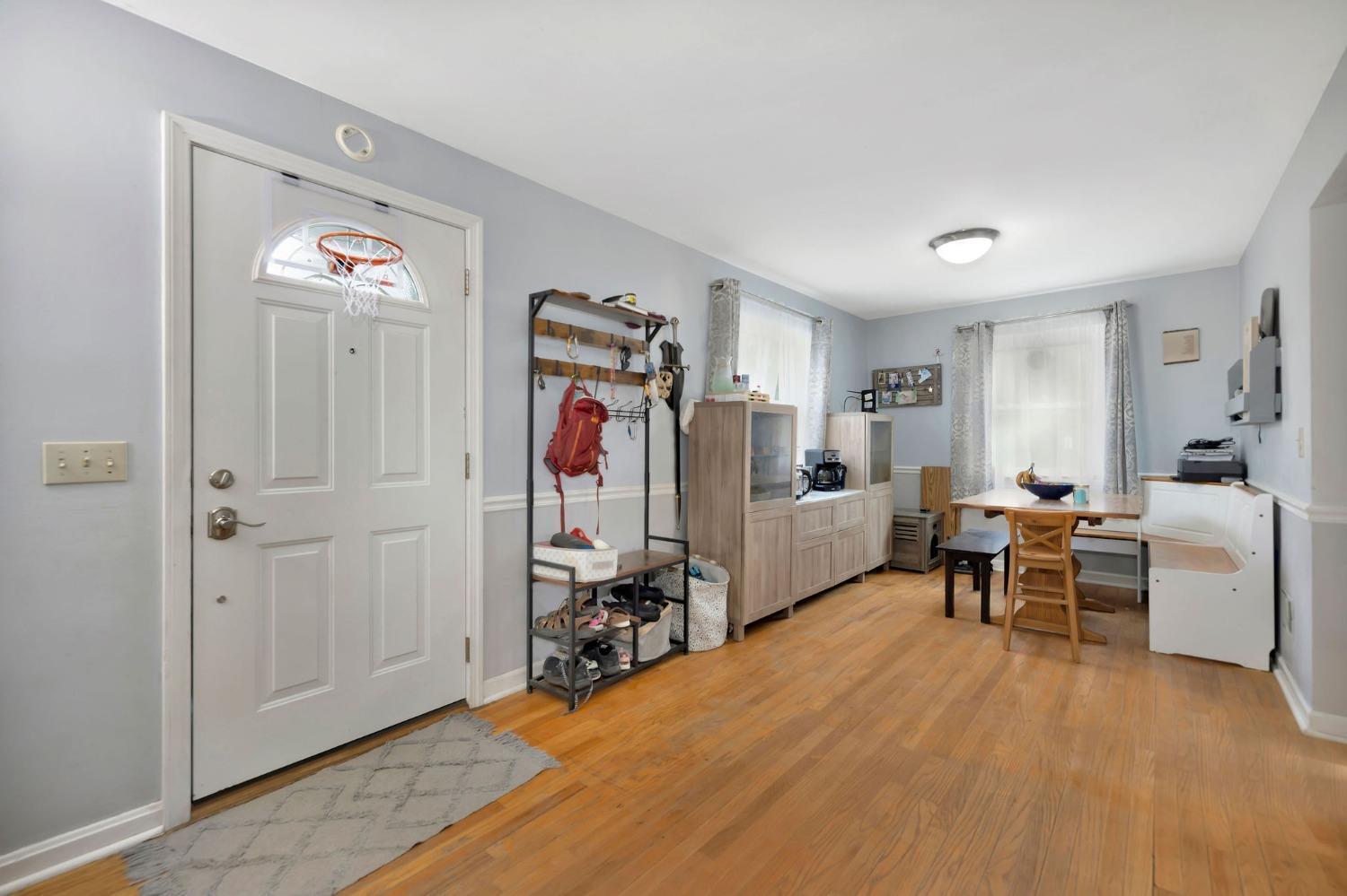 556 Grandin Avenue