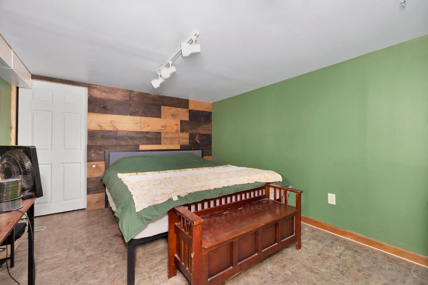 556 Grandin Avenue