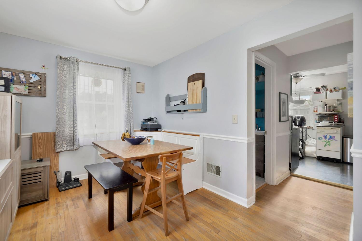 556 Grandin Avenue