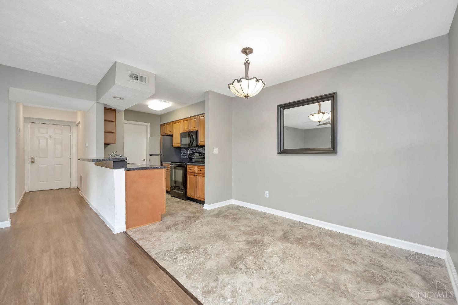 1511 Lake Point Way 3