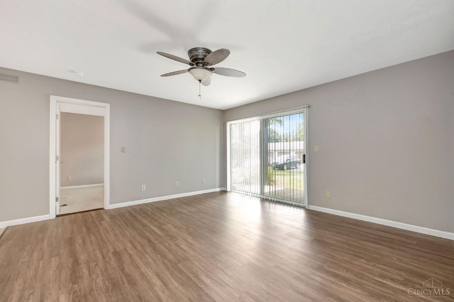 1511 Lake Point Way 3