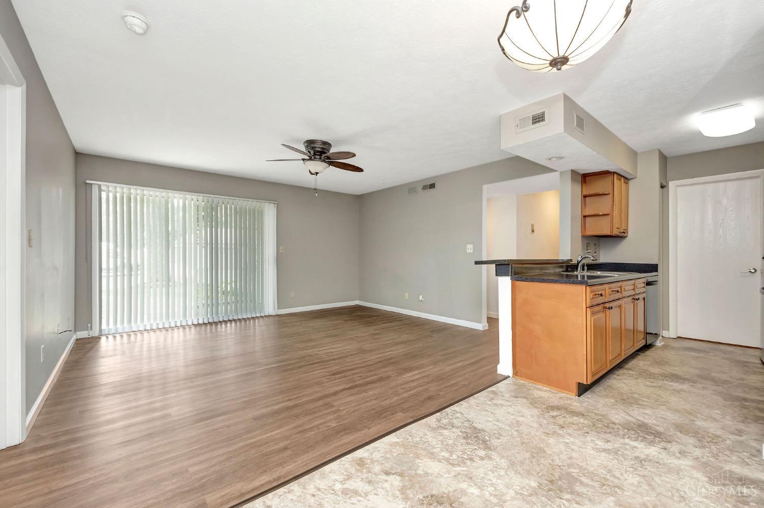 1511 Lake Point Way 3