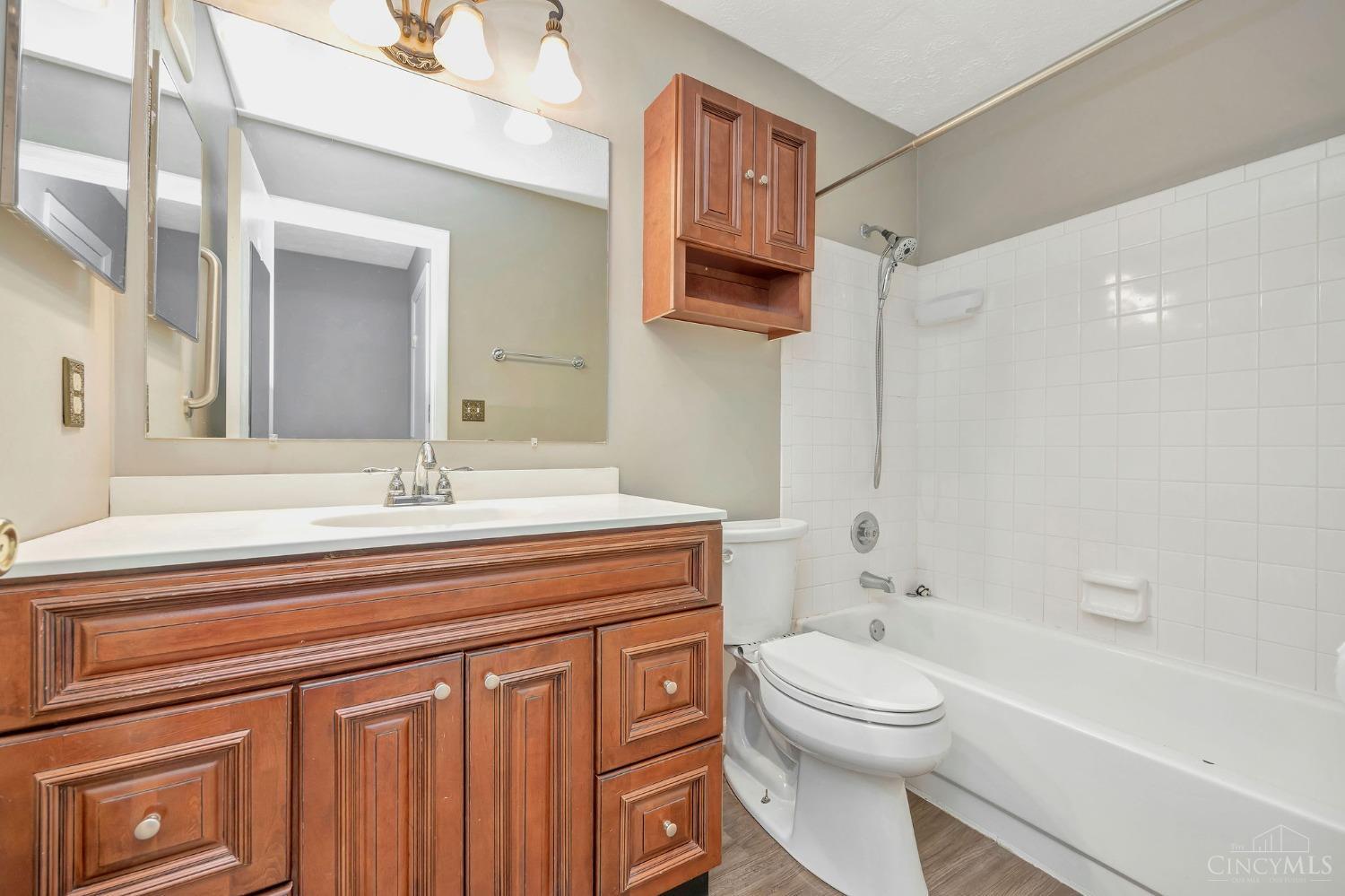 1511 Lake Point Way 3