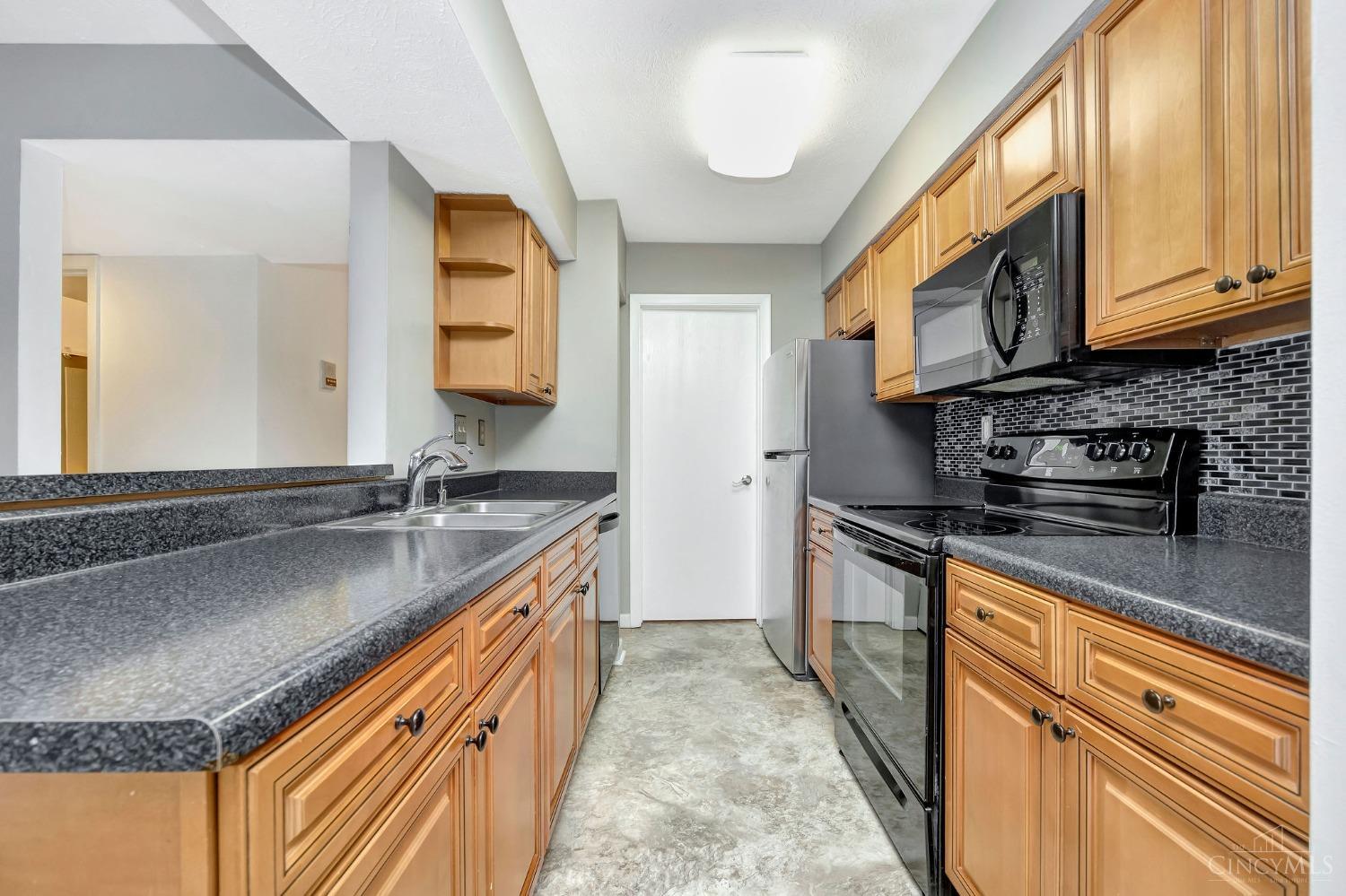 1511 Lake Point Way 3