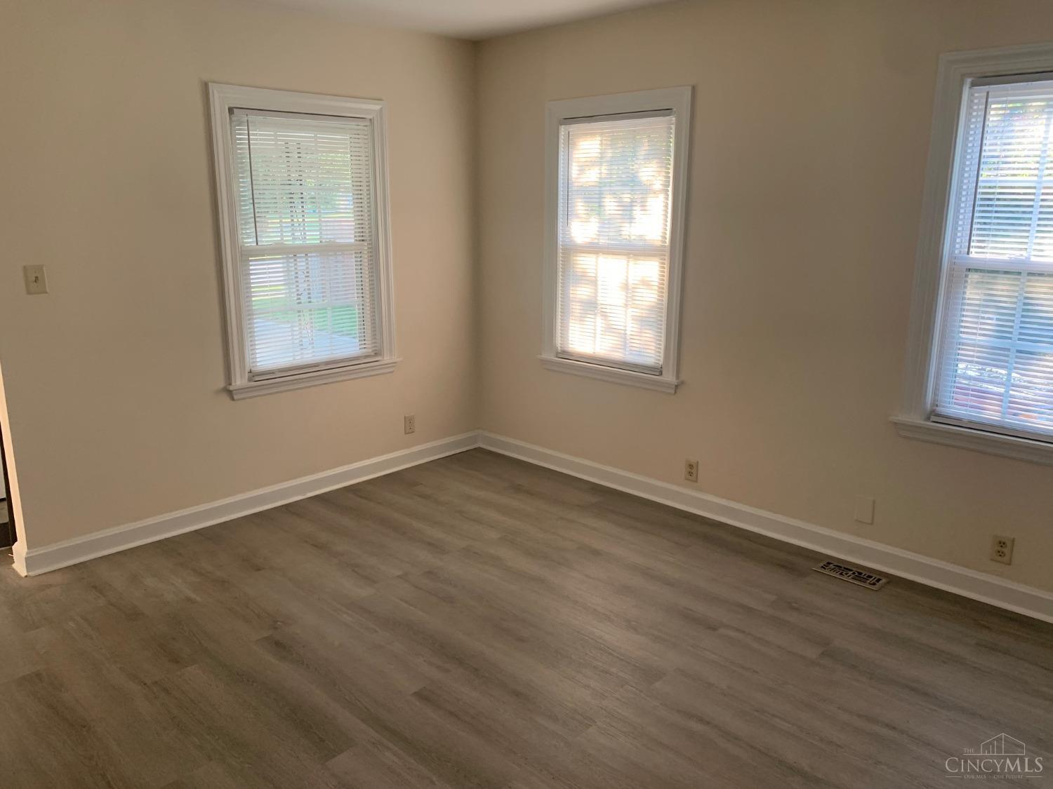 2432 Hill Avenue