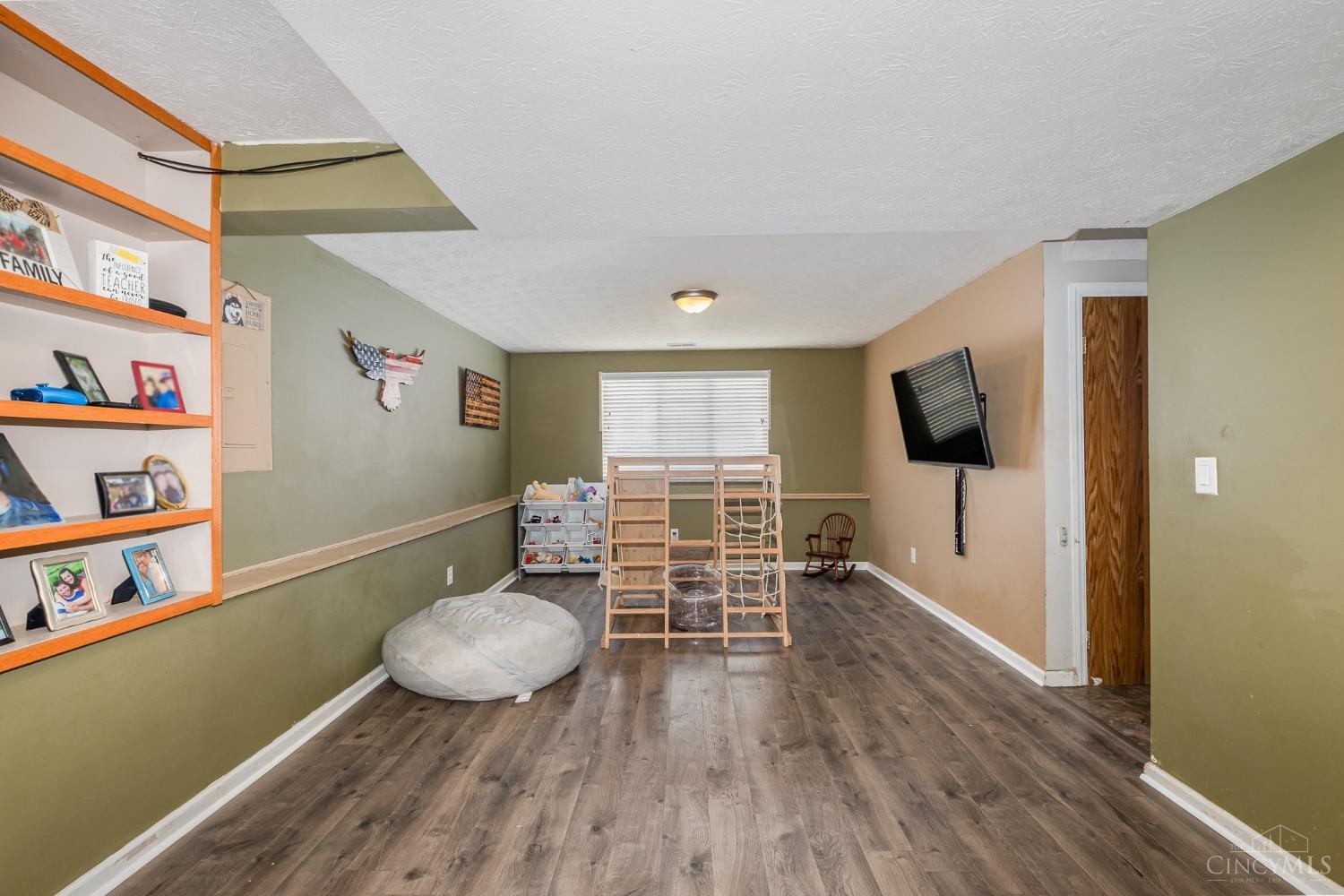 10013 Fairglen Drive