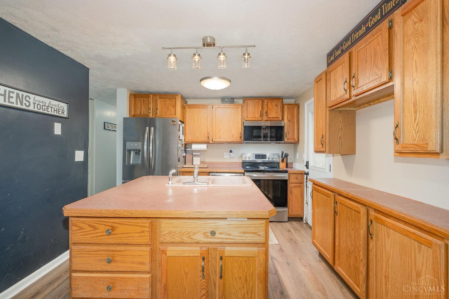 10013 Fairglen Drive