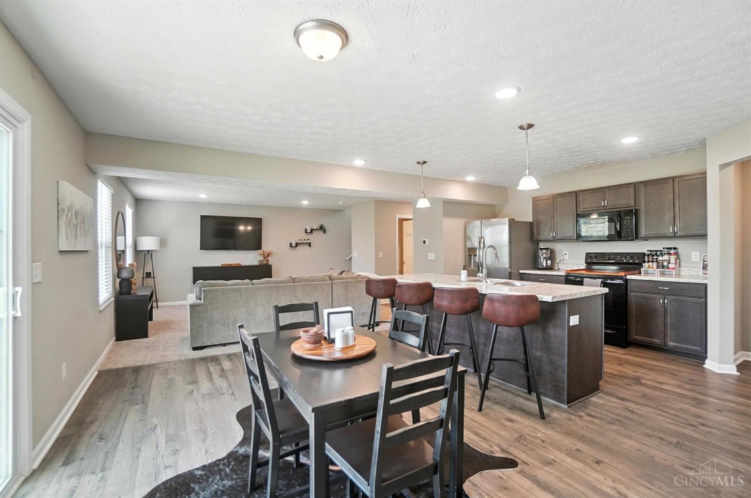 2821 Pine Leaf Court