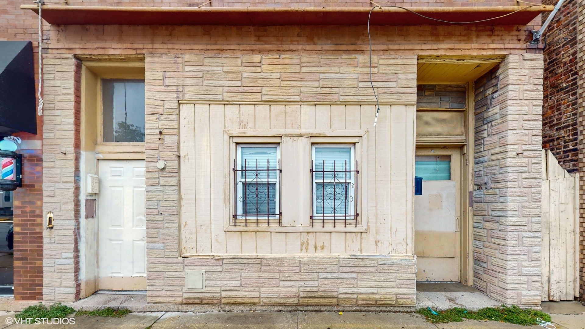 2305 S Laramie Avenue