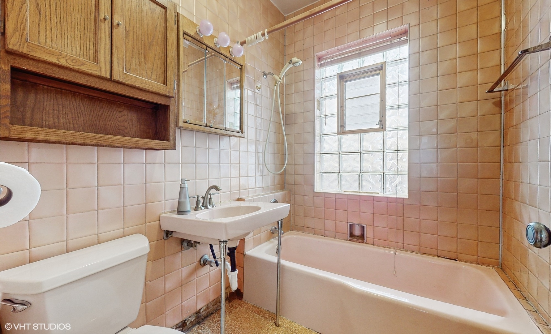 4419 W Roscoe Street