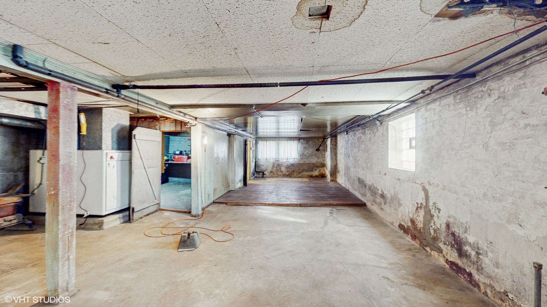 4419 W Roscoe Street