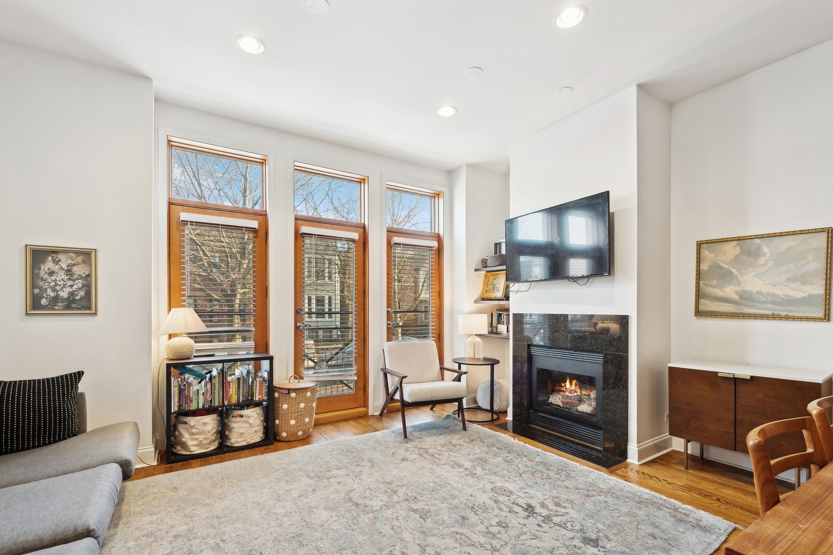 1942 N Francisco Avenue Unit: 1S