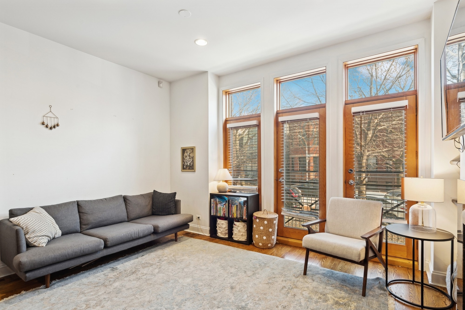 1942 N Francisco Avenue Unit: 1S