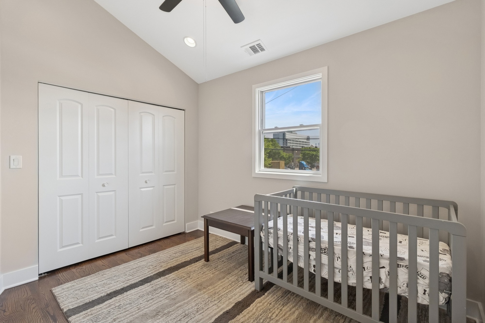 2415 W WASHBURNE Avenue