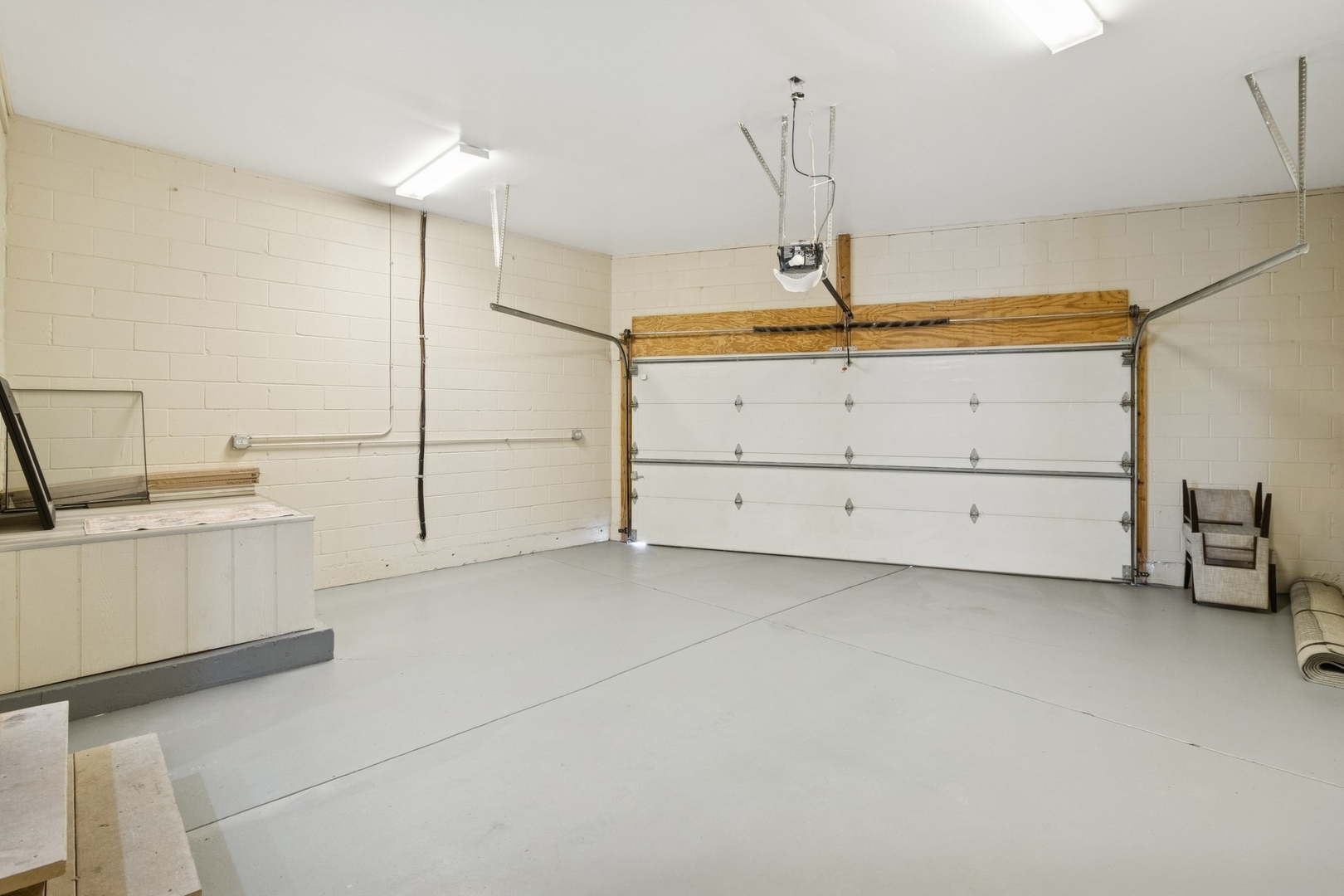 2415 W WASHBURNE Avenue