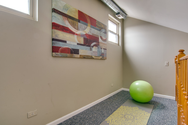 1140 W Cornelia Avenue Unit: C