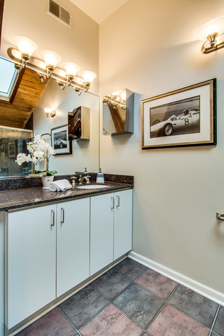 1140 W Cornelia Avenue Unit: C